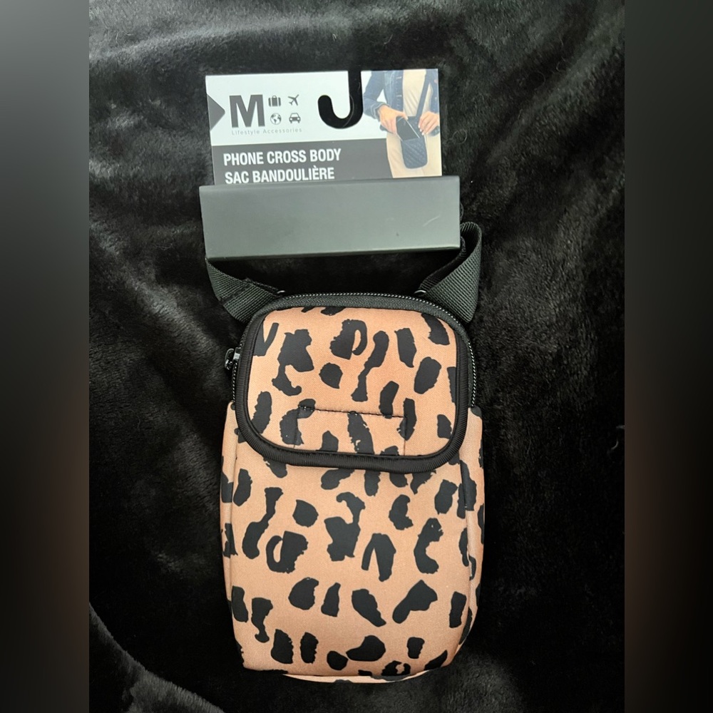 MYTAGALONGS Leopard Print Phone Cross Body Sac